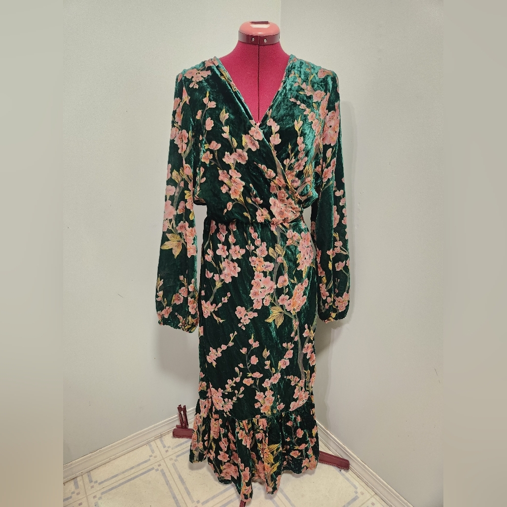 Buffalo By David Bitton Velvet Floral 'Sutter' Wrap Around Dress - Picture 3 of 10